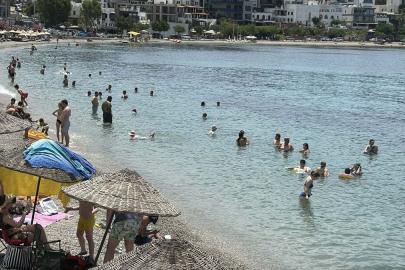 Bodrum'da bayramın ikinci gününde sahillerde yoğunluk sürüyor