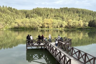 Eflani Ortakçılar Göleti, bayram tatilinde doğaseverlere nefes oldu