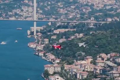 İstanbul semalarında HÜRJET'TEN nefes kesen şov