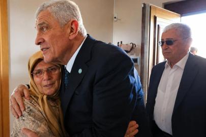 İYİ Parti Genel Başkanı Dervişoğlu’ndan İmamoğlu'nun anne babasına bayram ziyareti
