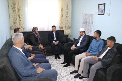 Kaymakam Atalık, şehit polis ailesini bayramda yalnız bırakmadı