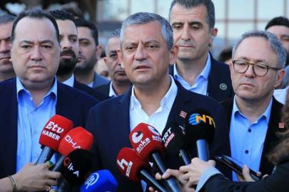 Özel'den namaz çıkışı "Yeni parti kuracak mısınız?" sorusuna net yanıt