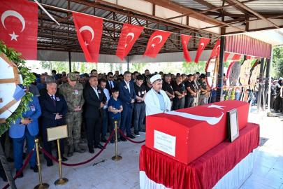 Şehit Polis Aydın Üyenarık Adana'da Toprağa Verildi
