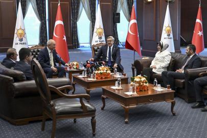 Siyasi partilerde bayramlaşma trafiği! AK Parti ve CHP sürpriz yaptı