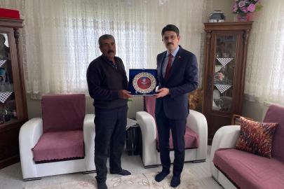 Ulaş Kaymakamı Eskimez, şehit ailesini ziyaret etti
