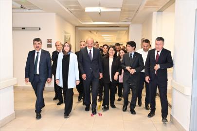 Vali Canalp ve Milletvekili Nasıroğlu, bayramda hastane ziyareti yaptı