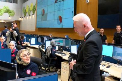 Vali Gül'den 112 Acil Çağrı Merkezi çalışanlarına bayram ziyareti