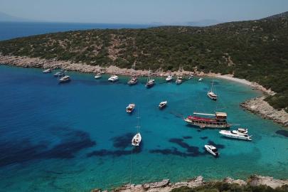 Bodrum'un mavi koylarına turist ilgisi; lüks teknelerin haftalık kirası 7 bin avrodan başlıyor