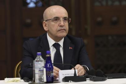 Bakan Şimşek: İç borç çevirme oranları öngörülerimizin altında seyrediyor