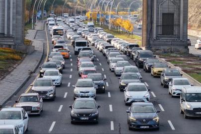 Binek otomobiller için asgari maktu vergi uygulaması getirildi