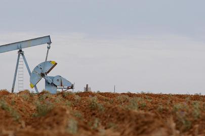Brent petrolün varili 100 doları aştı