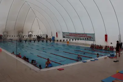 İzmit Belediyesi 8 yılda 25 bin çocuğa yüzme öğretti