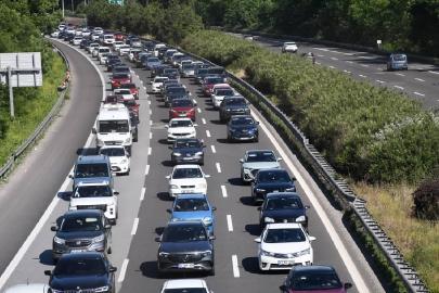 Trafikteki araç sayısı 207 bin 508 arttı